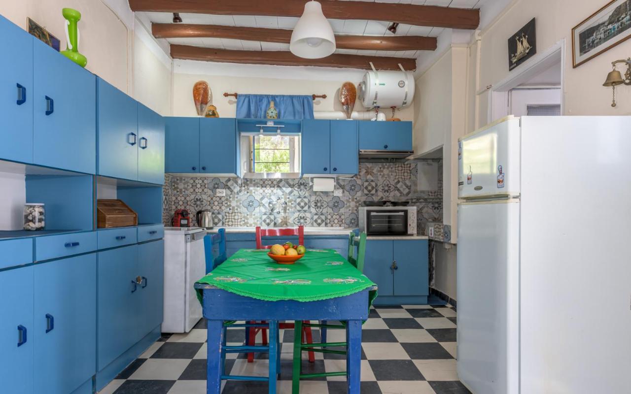 Blue Traditional Boathouse In Klima Klima  Luaran gambar