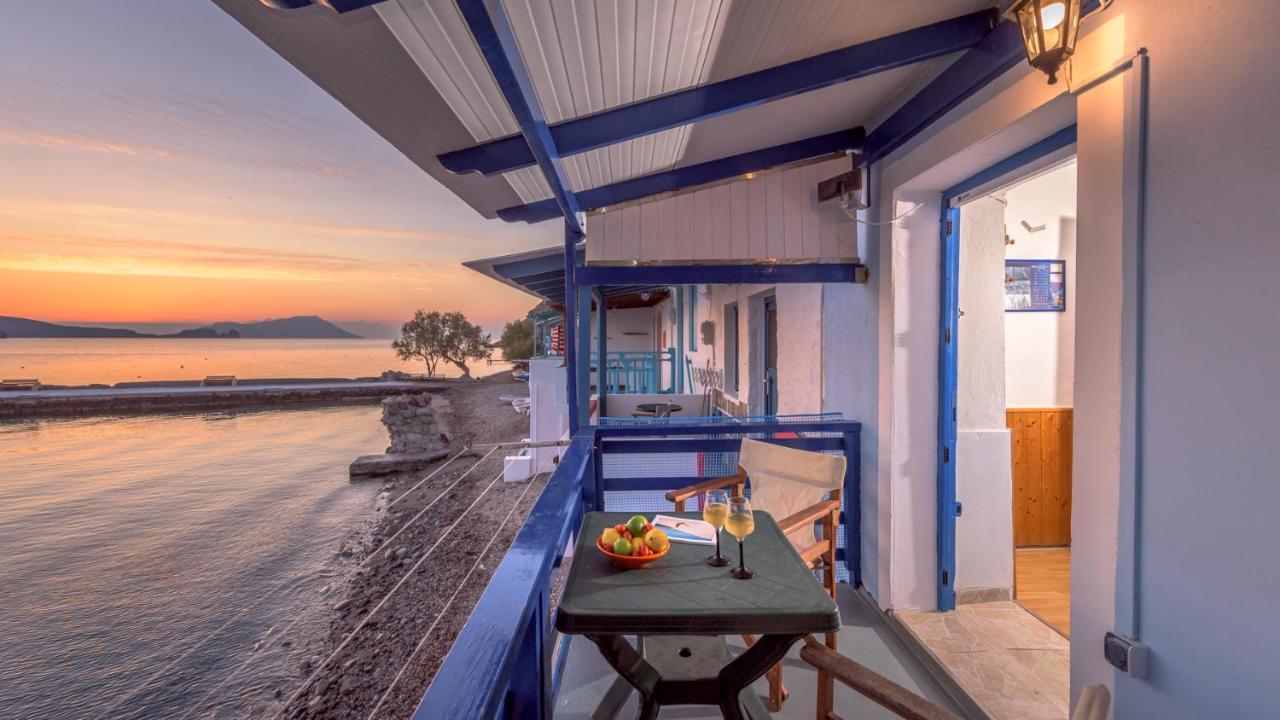 Blue Traditional Boathouse In Klima Klima  Luaran gambar